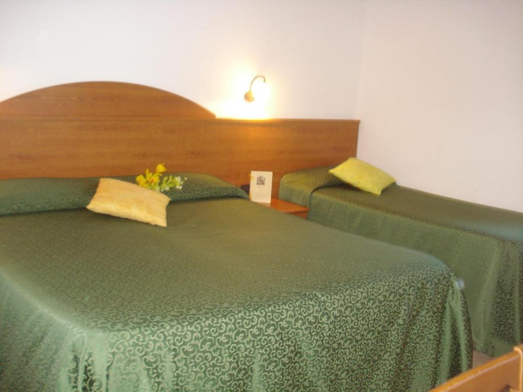 Carlo'S Hotel Castagneto Carducci Quarto foto